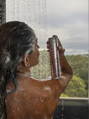 Shampoo Revitalize Naturology 300ml — Nutrição, Maciez e Brilho