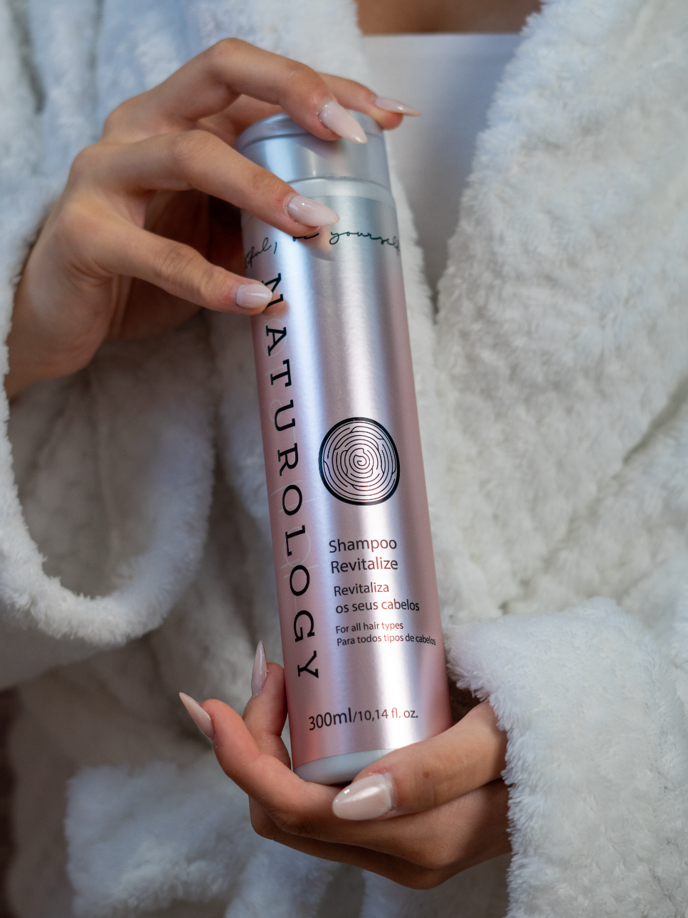 Shampoo Revitalize Naturology 300ml — Nutrição, Maciez e Brilho